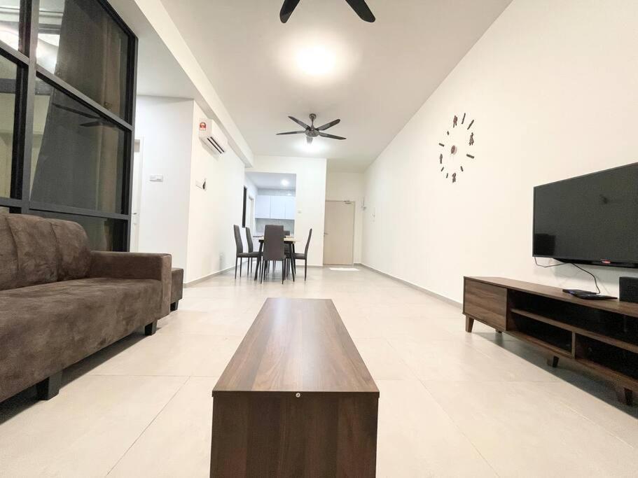 말라카 Quartz Near To Jonker Walk With Infinity Pool Cozy 3B2B 아파트 외부 사진