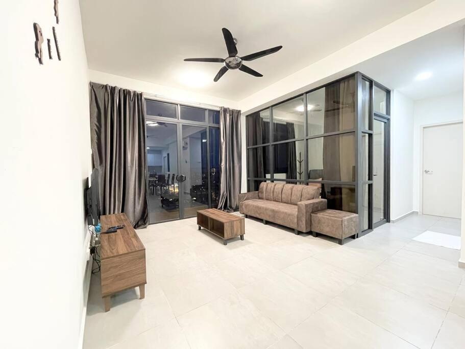 말라카 Quartz Near To Jonker Walk With Infinity Pool Cozy 3B2B 아파트 외부 사진