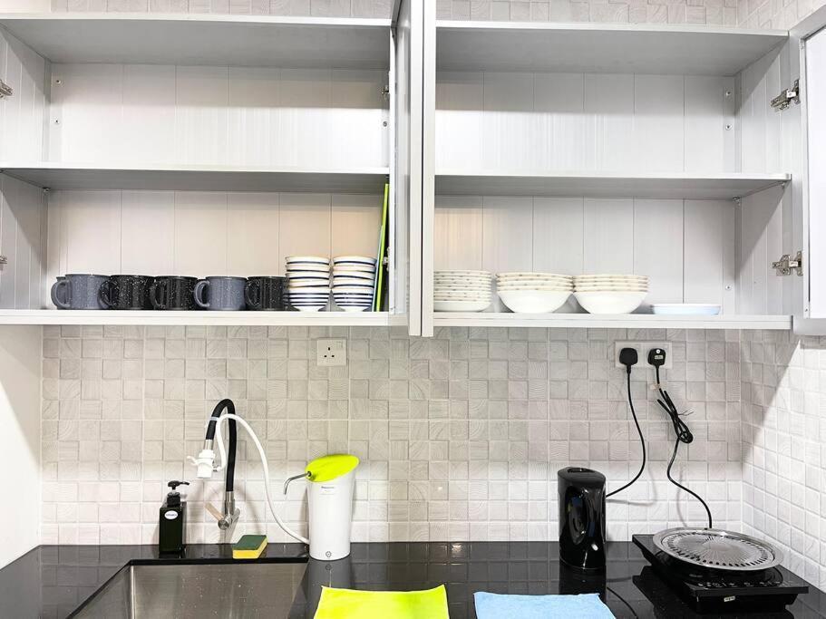 말라카 Quartz Near To Jonker Walk With Infinity Pool Cozy 3B2B 아파트 외부 사진
