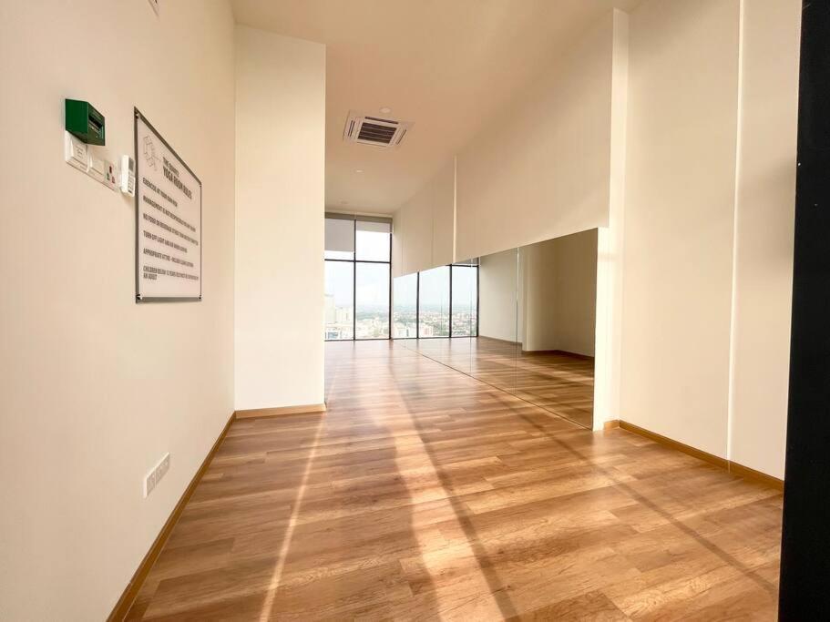 말라카 Quartz Near To Jonker Walk With Infinity Pool Cozy 3B2B 아파트 외부 사진