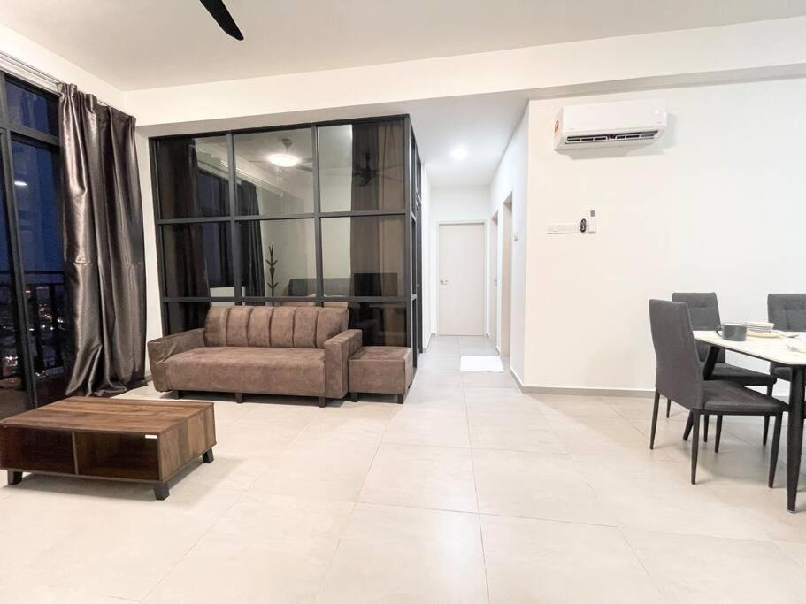 말라카 Quartz Near To Jonker Walk With Infinity Pool Cozy 3B2B 아파트 외부 사진
